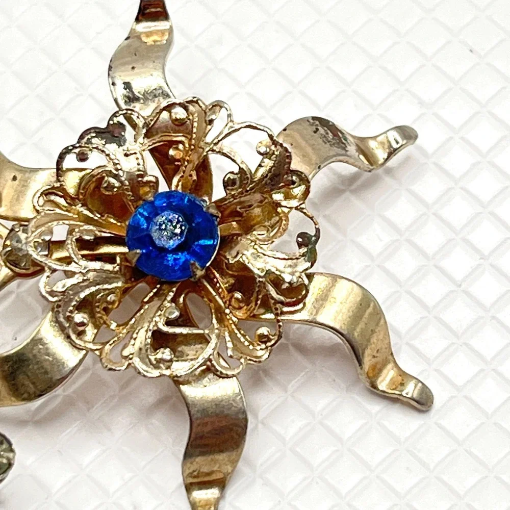 Vintage Gold Tone Flower Brooch w/ Blue and Clear Rhinestones